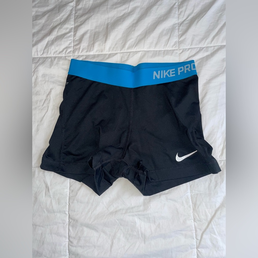 NIKE- Pro Dri-fit Shorts- M